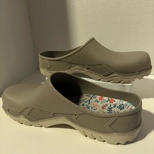 Grey Garden Clogs for Women with Floral Inside